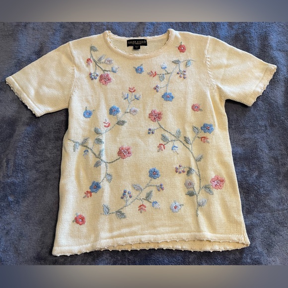 Haband Tops Vintage Knit Embroidered Short Sleeved Floral Top